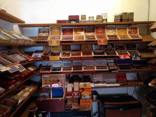 Tobacco Shop «CVille Smoke Shop», reviews and photos, 108 4th St NE, Charlottesville, VA 22902, USA