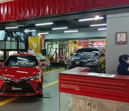 KALLA TOYOTA CABANG MARI MALL RATU INDAH photo