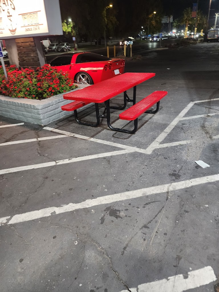 RAY'S CHICKEN AND FISH 95821