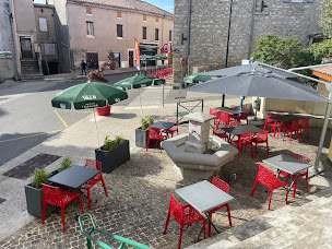 Photo n°3 de La table de Dorian à Laurac-en-Vivarais ()