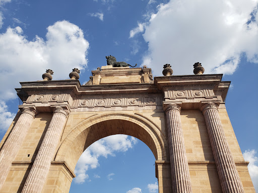 Triumphal Arch of the Causeway of the Heroes