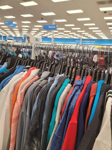 Clothing Store «Ross Dress for Less», reviews and photos, 484 Randall Rd, South Elgin, IL 60177, USA