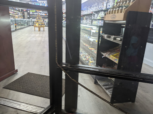 Tobacco Shop «Orlando Smoke Shop Fun Spot», reviews and photos, 5531 International Dr, Orlando, FL 32819, USA