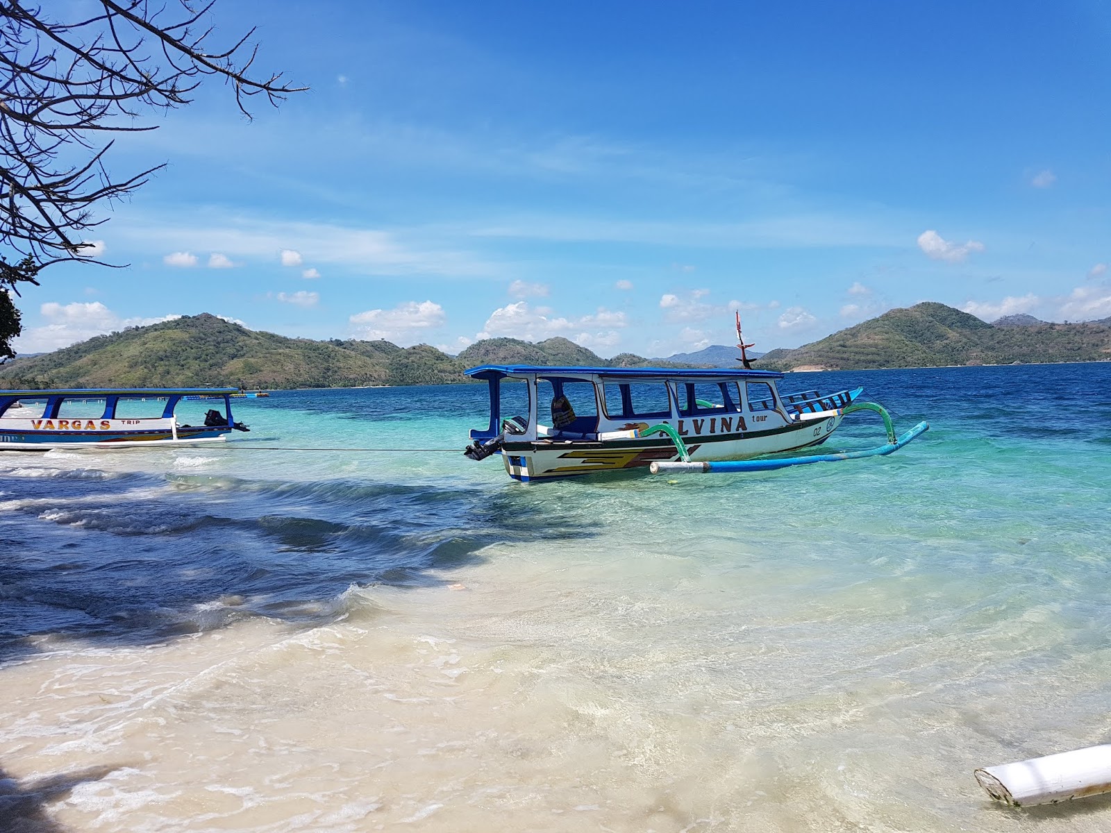 Foto van Gili Tangkong Beach gelegen in een natuurlijk gebied