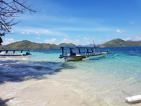 Gili Tangkong Beach