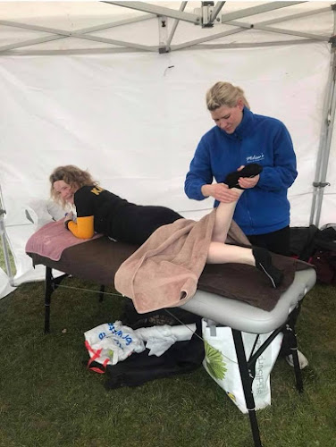 Reviews of Melissa's Sports Therapy, Mobile in Worthing - Massage therapist