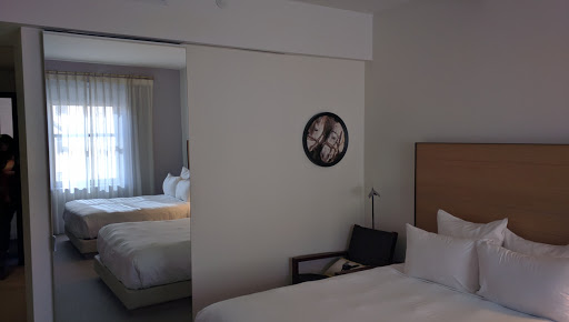 Hotel «21c Museum Hotel Cincinnati», reviews and photos, 609 Walnut St, Cincinnati, OH 45202, USA