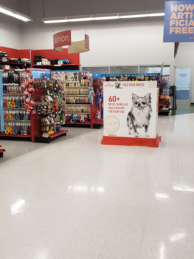 Pet Supply Store «Petco Animal Supplies», reviews and photos, 1660 Orchard Gateway Blvd, North Aurora, IL 60542, USA