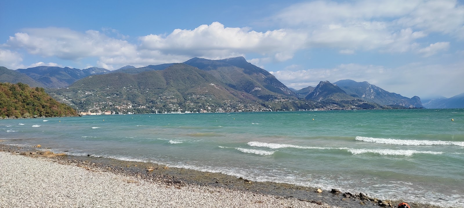 Zdjęcie Spiaggia Baia del Vento z powierzchnią niebieska czysta woda