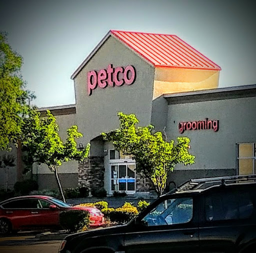 Petco Animal Supplies, 2353 Myers St, Oroville, CA 95966, USA, 