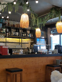 Atmosphère du Café Restaurant Le Commerce à Arcachon - n°7