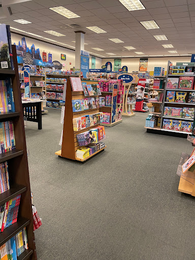 Book Store «Barnes & Noble», reviews and photos, 5224 Sunrise Hwy, Massapequa Park, NY 11762, USA