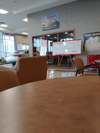 Toyota Dealer «Toyota of La Crosse», reviews and photos, 800 3rd St S, La Crosse, WI 54601, USA
