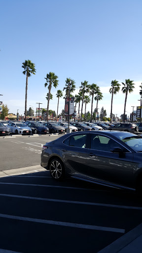 Toyota Dealer «Miller Toyota of Anaheim», reviews and photos, 1331 N Euclid St, Anaheim, CA 92801, USA