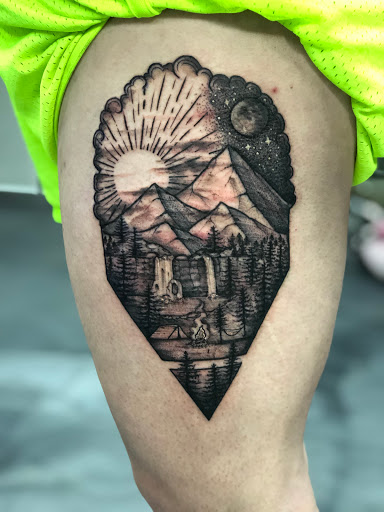 Tattoo Shop «Iron Quill Tattoo», reviews and photos, 525 N Sherman Ave, Madison, WI 53704, USA