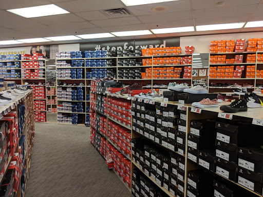 Shoe Store «Famous Footwear», reviews and photos, 5500 Grossmont Center Dr, La Mesa, CA 91942, USA