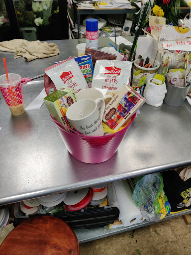 Florist «Licari Custom Floral Designs by J.P.», reviews and photos, 18 Chestnut Hill Rd, Norwalk, CT 06851, USA