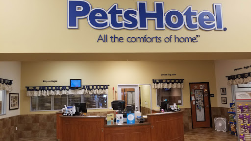Pet Supply Store «PetSmart», reviews and photos, 2325 S Stemmons Fwy, Lewisville, TX 75067, USA