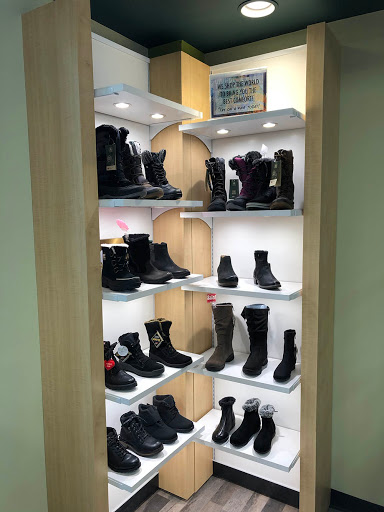 Shoe Store «Hawley Lane Shoes», reviews and photos, 499 Westport Ave, Norwalk, CT 06851, USA
