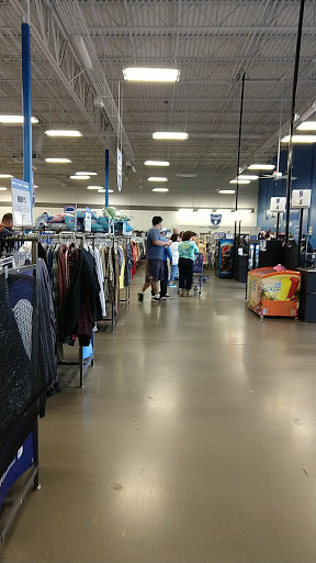 Thrift Store «Pebble Creek Goodwill Retail Store & Donation Center», reviews and photos, 15433 W McDowell Rd, Goodyear, AZ 85395, USA