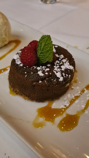 Shopping Mall «Uptown Plaza - Dallas», reviews and photos, 2222 McKinney Ave, Dallas, TX 75201, USA