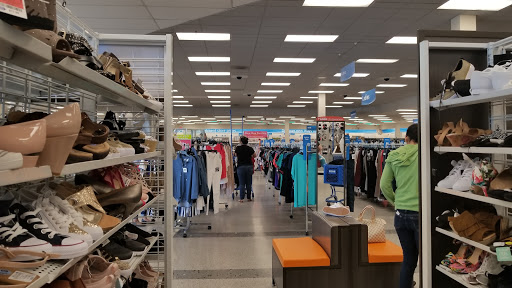 Clothing Store «Ross Dress for Less», reviews and photos, 151 N McDowell Blvd, Petaluma, CA 94954, USA