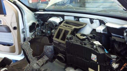 Auto Repair Shop «Wilhelm Automotive - Arcadia», reviews and photos, 5211 E Thomas Rd, Phoenix, AZ 85018, USA