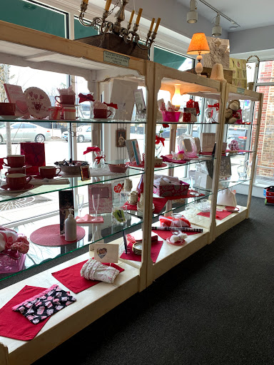 Thrift Store «Winnetka Thrift Shop», reviews and photos, 992 Green Bay Rd, Winnetka, IL 60093, USA