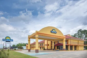Days Inn by Wyndham Muscle Shoals Florence image