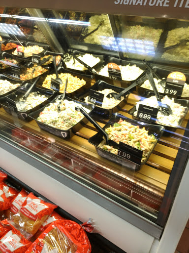 Supermarket «Price Chopper», reviews and photos, 2985 Berlin Turnpike, Newington, CT 06111, USA