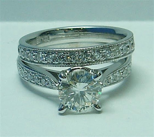 Jewelry Store «Mission Hills Gallery Fine Jewelers», reviews and photos, 2678 Mowry Ave, Fremont, CA 94538, USA