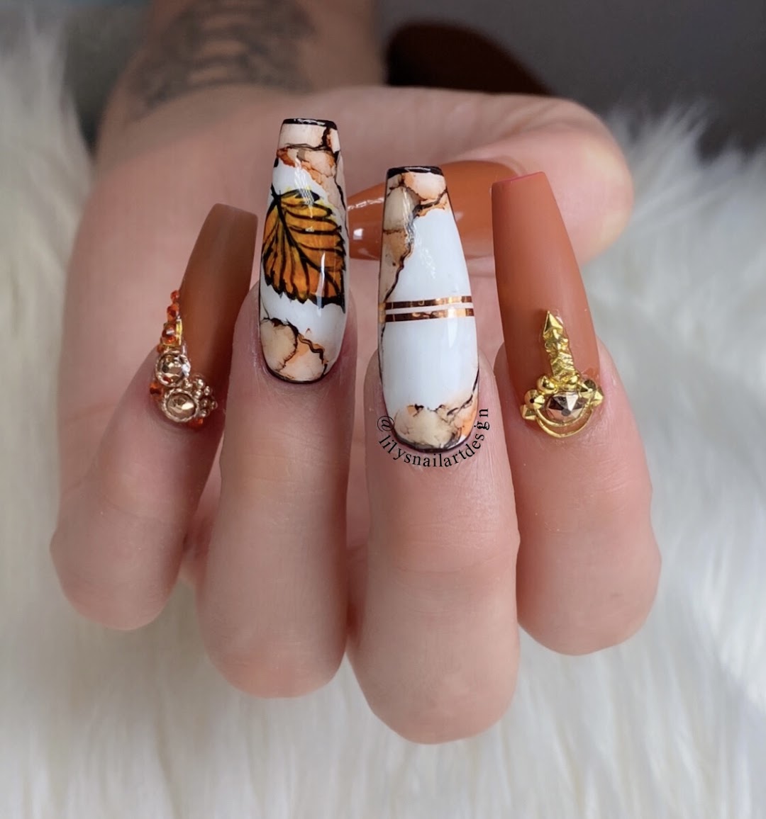 Lilys nail art design