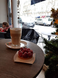 Cappuccino du Restaurant servant le petit-déjeuner Kozy Bosquet à Paris - n°3