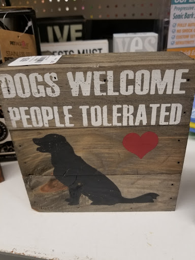 Home Goods Store «Tuesday Morning», reviews and photos, 1406 N Loop 336 W, Conroe, TX 77304, USA