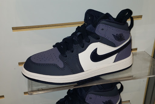 Shoe Store «Hibbett Sports», reviews and photos, 8025 W Florissant Ave Ste A, Jennings, MO 63136, USA