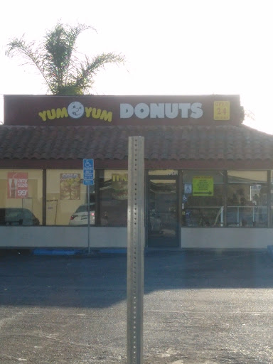 Donut Shop «Yum Yum Donuts», reviews and photos, 205 E Foothill Blvd, Rialto, CA 92376, USA