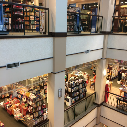 Book Store «Barnes & Noble», reviews and photos, 4801 Bethesda Ave, Bethesda, MD 20814, USA