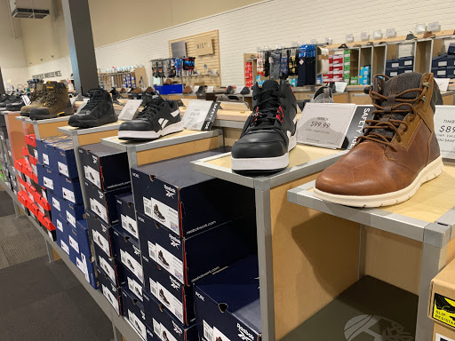 Shoe Store «DSW Designer Shoe Warehouse», reviews and photos, 1300 Huguenot Rd, Midlothian, VA 23113, USA