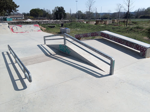 Skatepark Saint-Quentin-la-Poterie à Saint-Quentin-la-Poterie