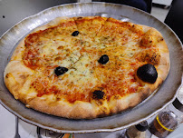 Plats et boissons du Pizzeria Melekh à Pizza à Marseille - n°2