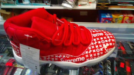 Shopping Mall «Hoffman Heights Shopping Center», reviews and photos, 694 Peoria St, Aurora, CO 80011, USA