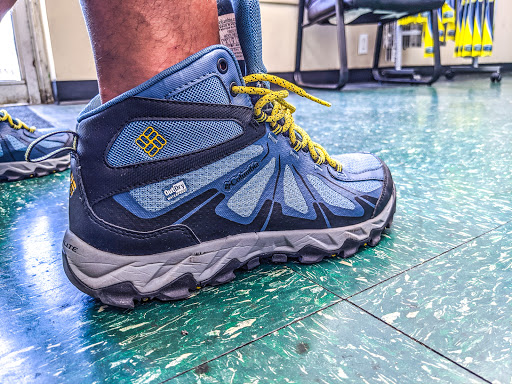 Sportswear Store «Columbia Sportswear Outlet Store at Premium Outlets», reviews and photos, 2300 Grand Cypress Dr #170, Lutz, FL 33559, USA