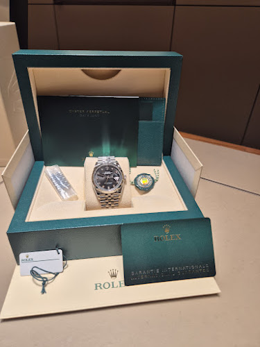 Opinii despre The Hour Glass Tang Plaza - Official Rolex & Patek Philippe Retailer în Singapore - Jeweler