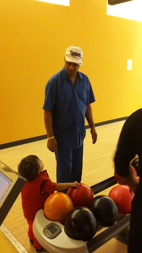 Bowling Alley «Executive Strike & Spare Family Fun Center», reviews and photos, 911 Phillips Ln, Louisville, KY 40209, USA