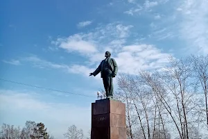 Monument to Lenin V. image