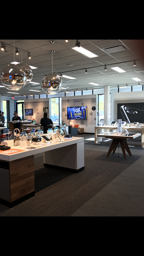 Cell Phone Store «AT&T», reviews and photos, 19479 Stevens Creek Blvd #100, Cupertino, CA 95014, USA