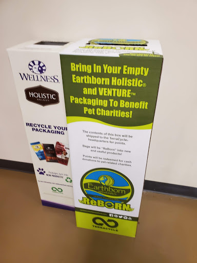 Pet Supply Store «Pet Supplies Plus», reviews and photos, 1791 W Columbia Ave, Battle Creek, MI 49015, USA