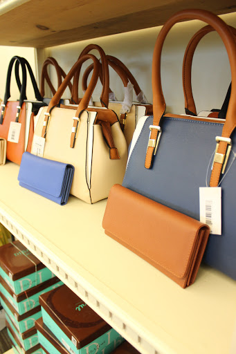 Shoe Store «Diba Shoes Outlet Store», reviews and photos, 3630 Corporate Trail Dr, Earth City, MO 63045, USA