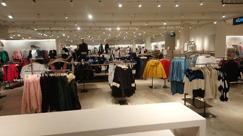 Magasin de vêtements MANGO Mondeville