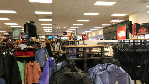 Clothing Store «The North Face Outlet», reviews and photos, 461 Evergreen Ct, Central Valley, NY 10917, USA